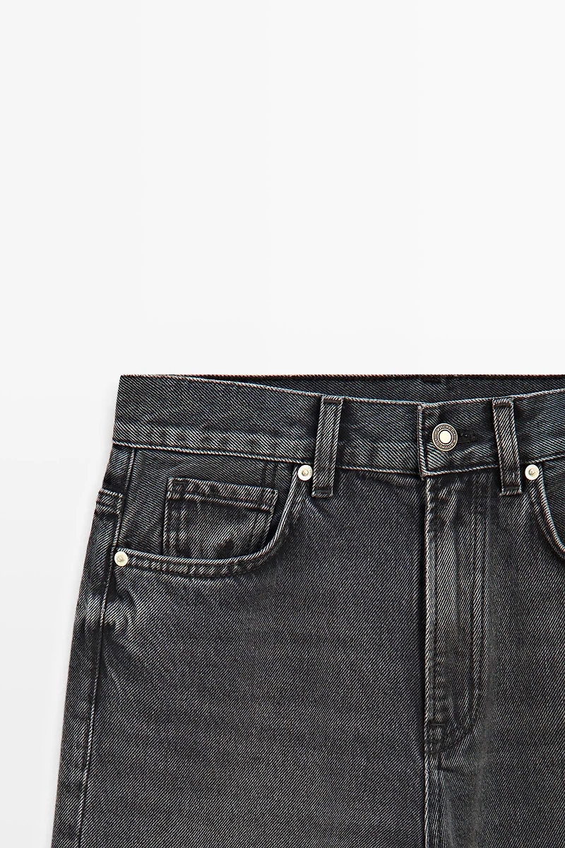 High-waist wide-leg jeans
