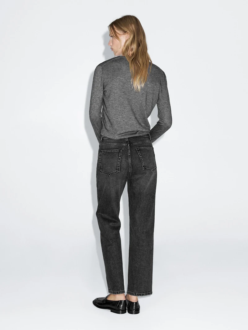 Straight-leg high-waist jeans
