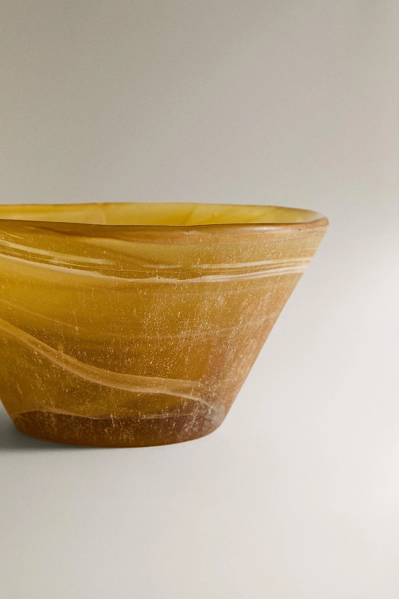 GLASS BOWL WITH CONTRAST