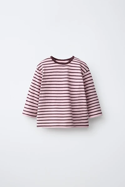 T-SHIRT RAYÉ À ÉTIQUETTE
