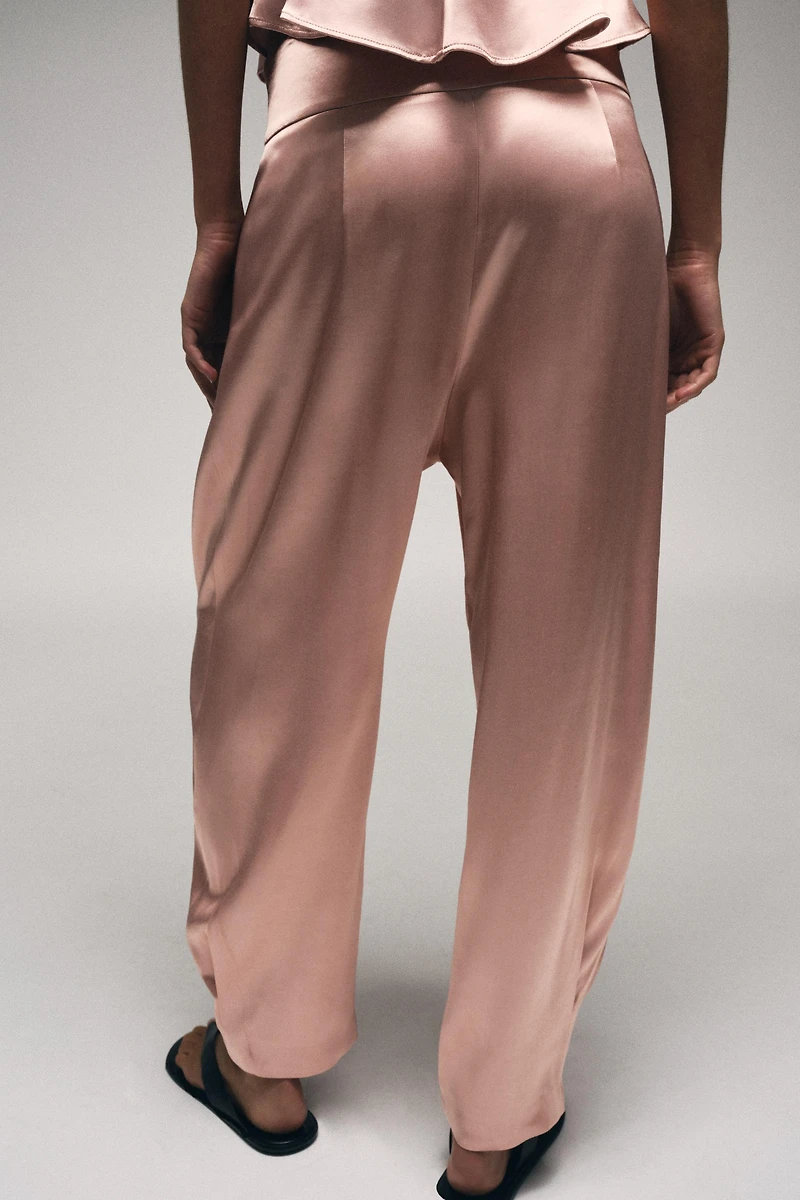 SATIN EFFECT PLEATED PANTS