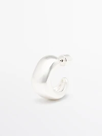 Petite boucle d'oreille roche