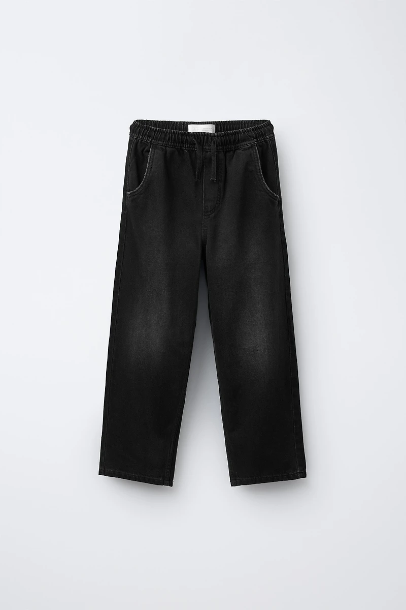 BAGGY JEANS WITH LABEL