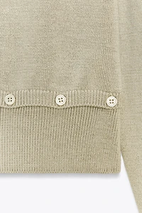 BUTTON KNIT DETACHABLE SWEATER