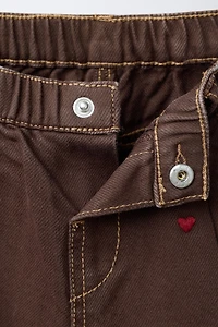 PANTALON EN SERGÉ BALLON CŒURS