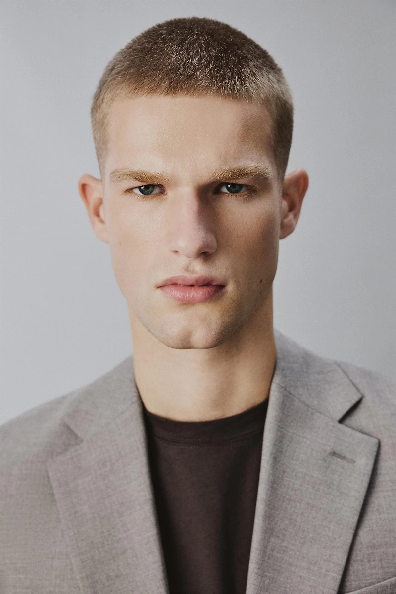 REGULAR FIT TEXTURED SUIT JACKET