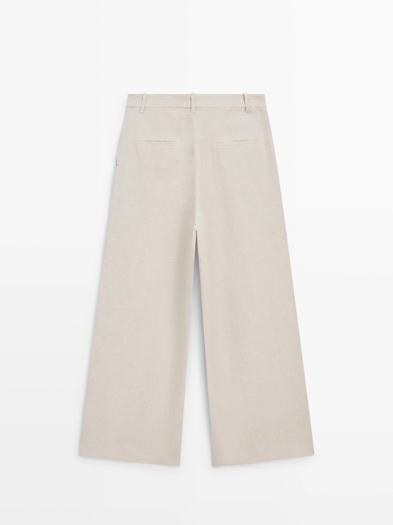 Linen capri trousers with darts