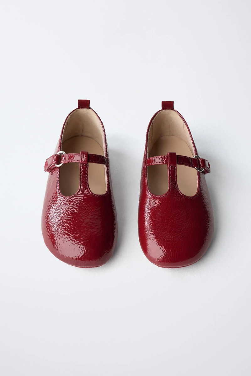 BALLERINES EN T VERNIES