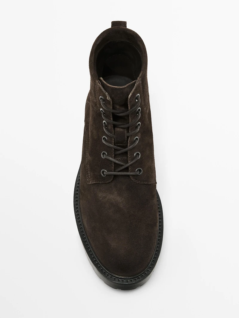 Oiled split leather boots