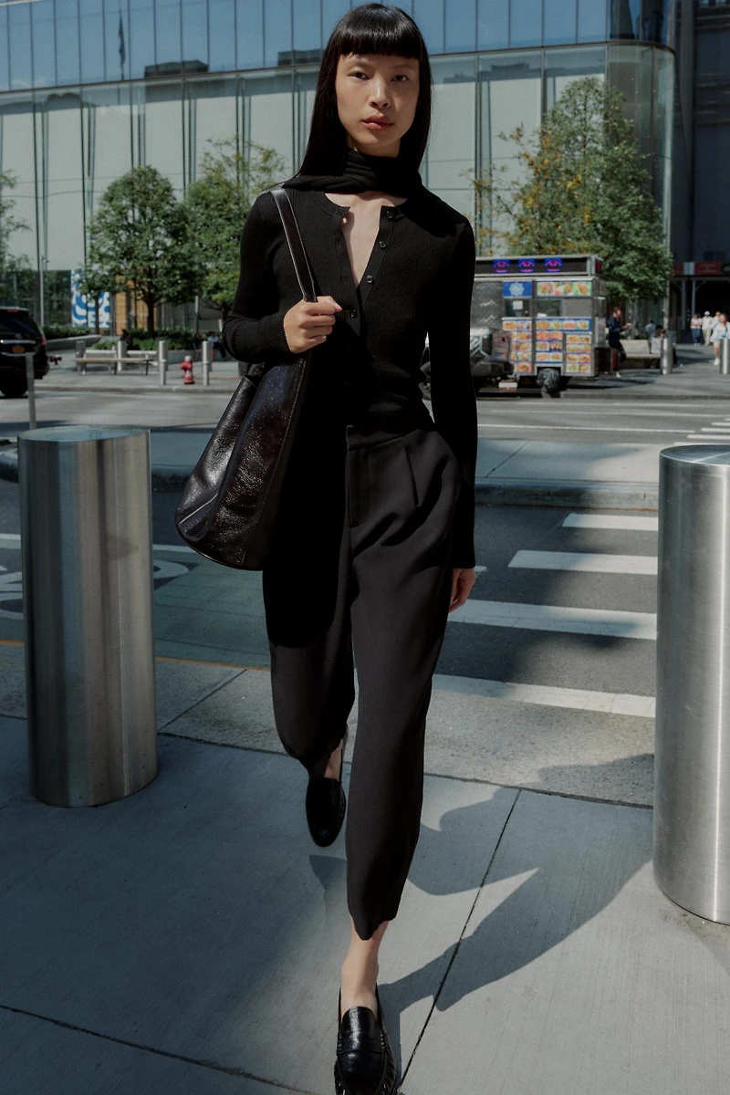 PLEATED TAPERED PANTS