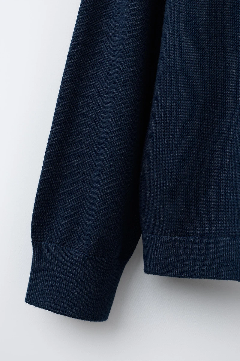 FINE KNIT MOCK NECK SWEATER