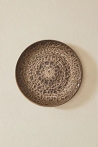 DESSERT PLATE WITH RAISED DESIGN