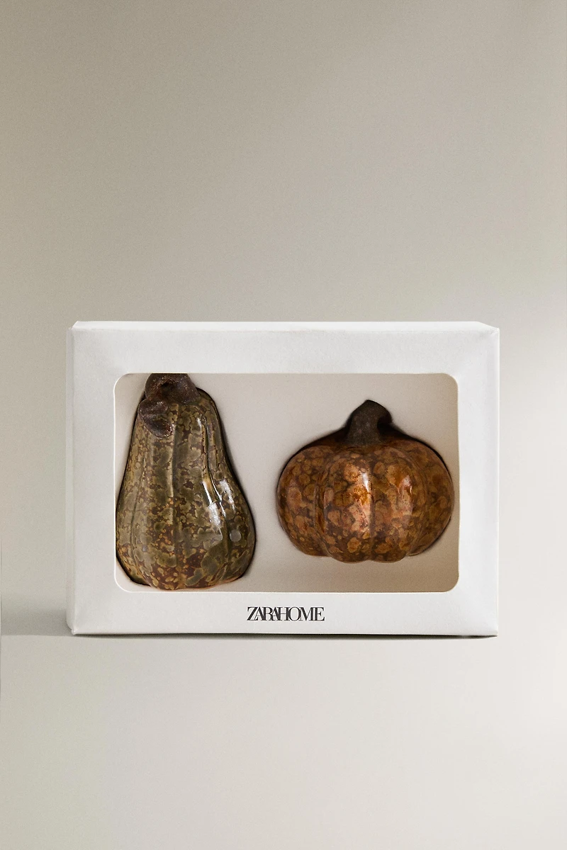 PUMPKIN SALT AND PEPPER SHAKER SET