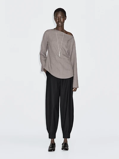 Felt texture boat neck blouse