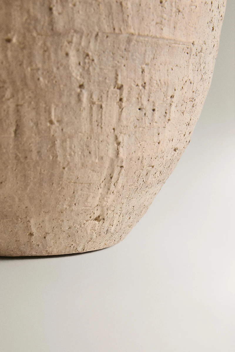 OVAL DECORATIVE CERAMIC VASE