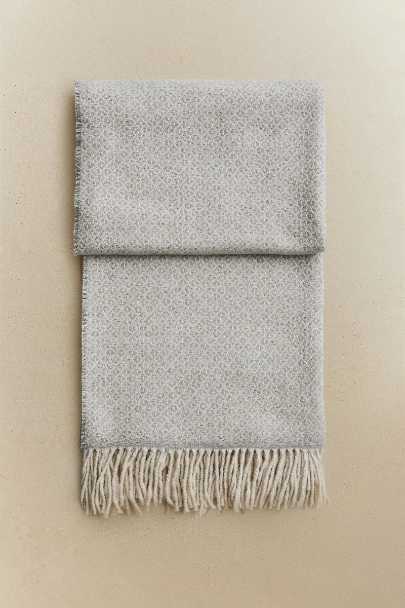 TEXTURED DIAMOND BLANKET