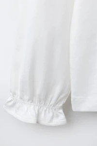 T-SHIRT ROMANTIQUE EN DENTELLE