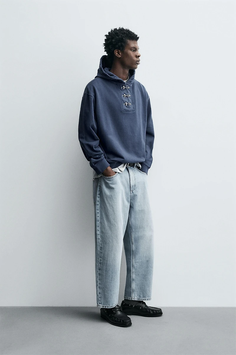 TOGGLE HOODIE SWEATSHIRT