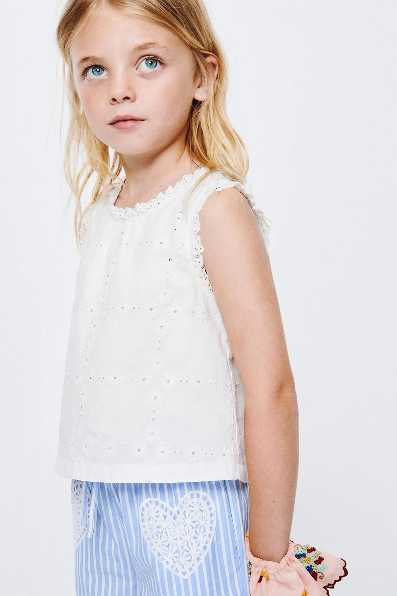 EMBROIDERED LACE TRIM BLOUSE