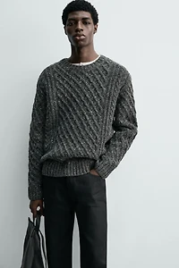 PULL EN LAINE 100 % AVEC TORSADES ET BOUTONS