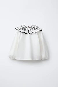 EMBROIDERED COLLAR TOP