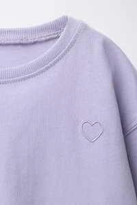 BASIC EMBROIDERED HEART T-SHIRT