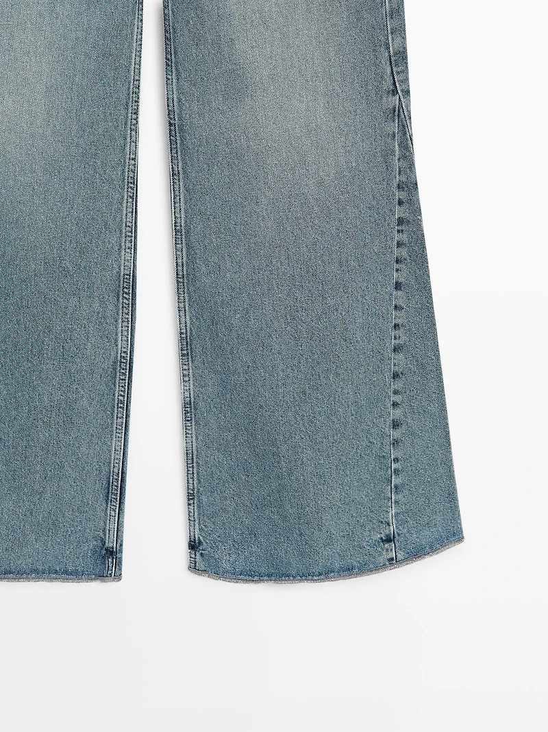 High-waist flare fit jeans