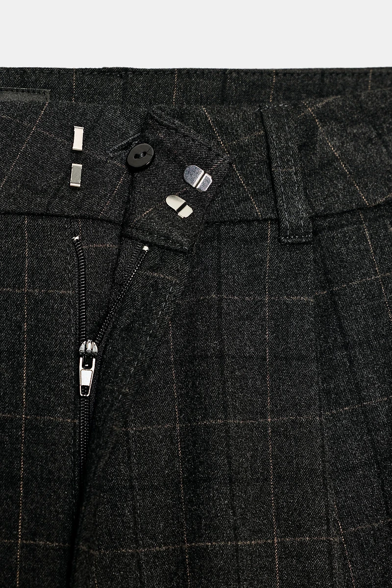 LONG PLAID PLEATED SHORTS