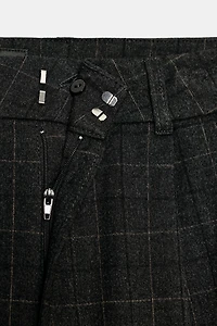 LONG PLAID PLEATED SHORTS