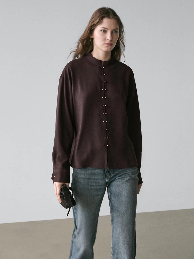 Flowing shirt with button details
