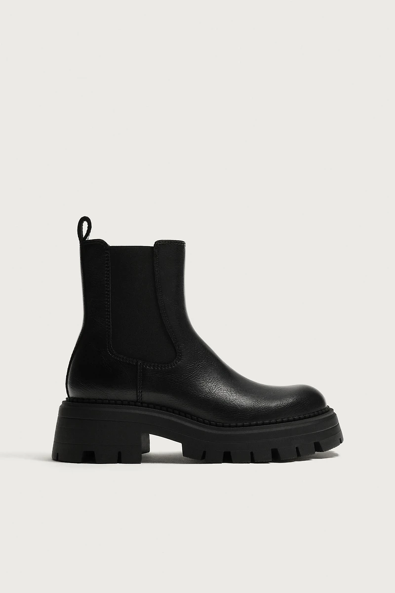 CHUNKY CHELSEA BOOTS