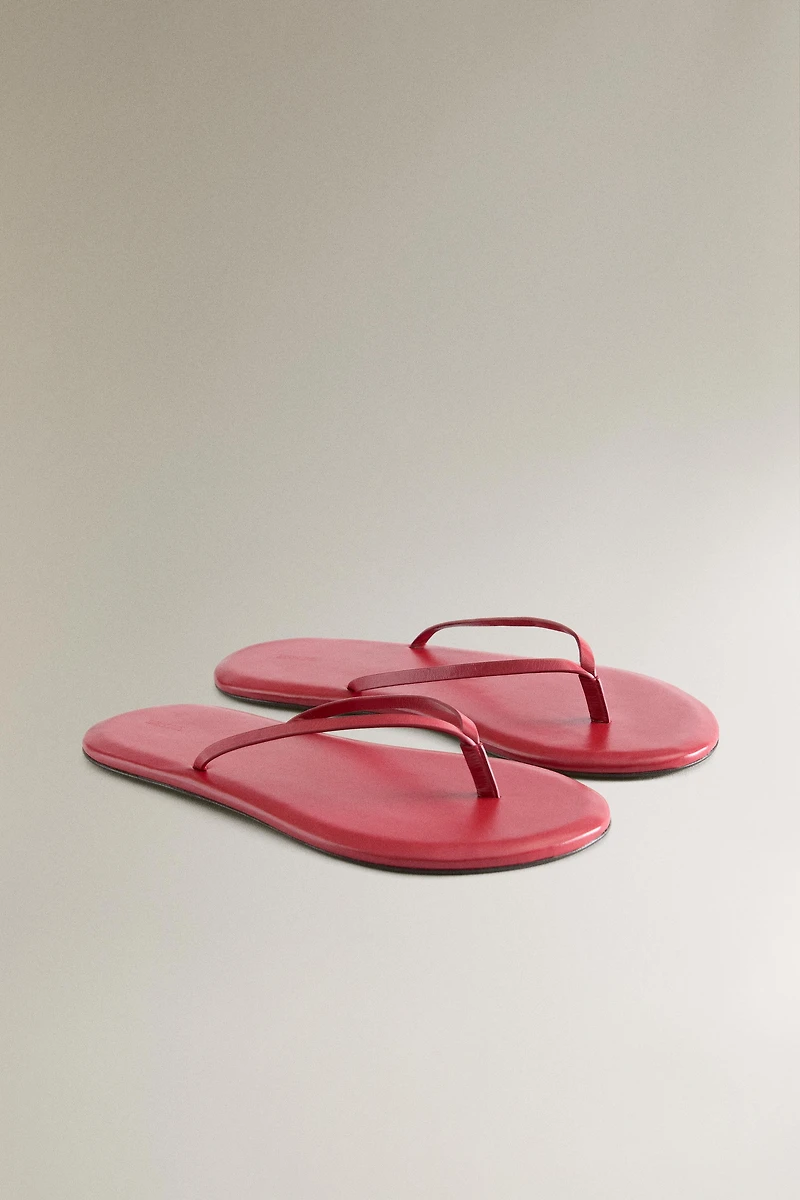 MINIMAL LEATHER SANDALS