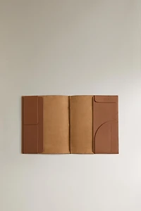 ÉTUI LIVRE EN CUIR