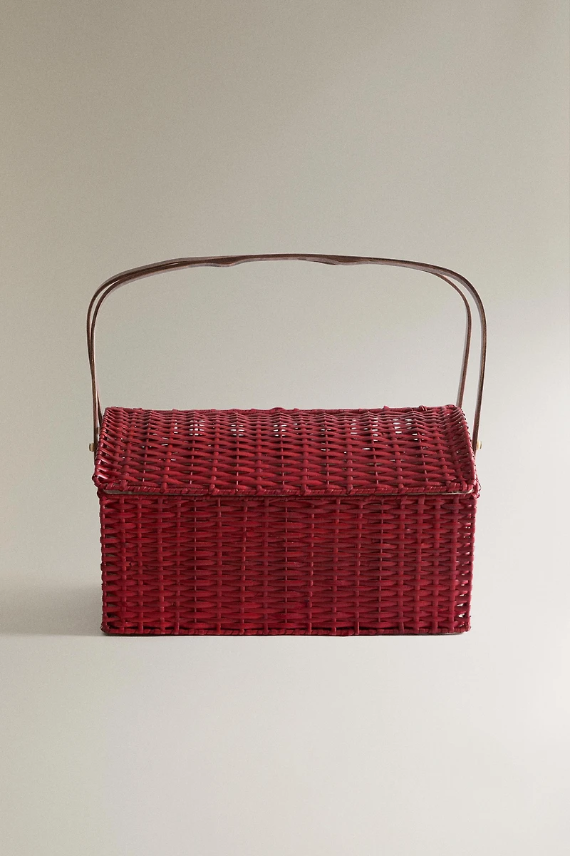 RATTAN PICNIC BASKET