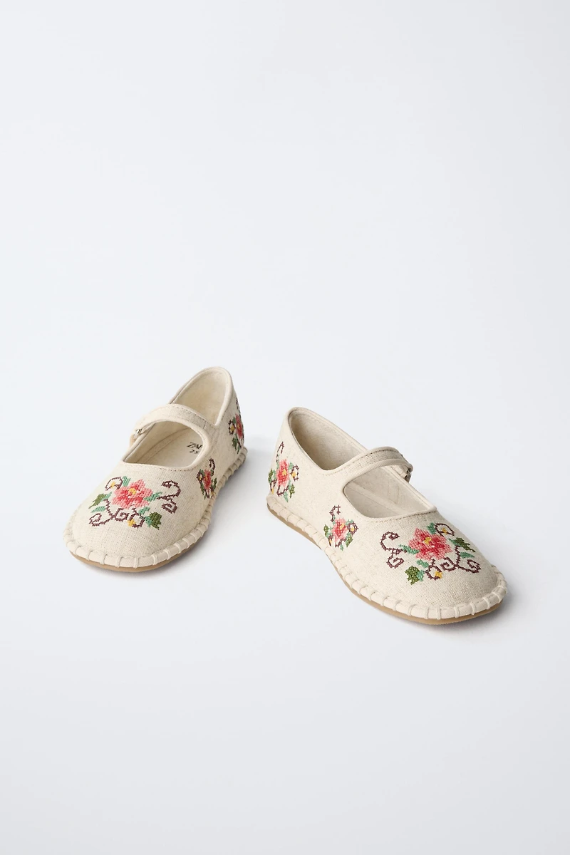 EMBROIDERED BALLET FLATS