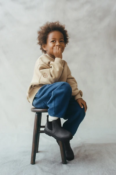 CHELSEA BOOTS