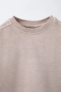 T-SHIRT TEINT EN PIÈCE DÉCOUPES
