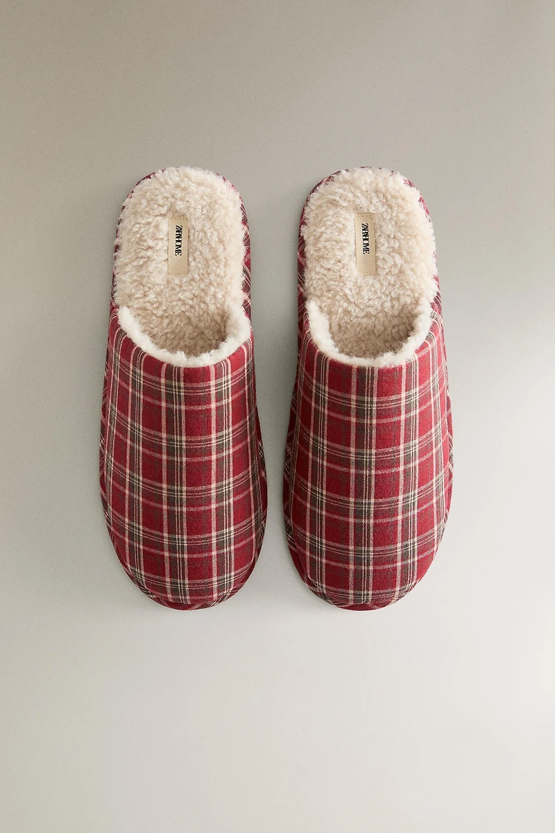 WARM CHECK SLIPPERS