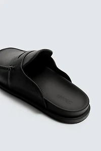 LEATHER LOAFER CLOGS