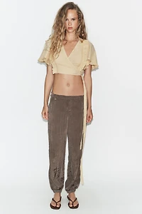 STRUCTURED WRAP CROP TOP