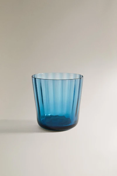 GLASS TUMBLER WITH LINE DESIGN
