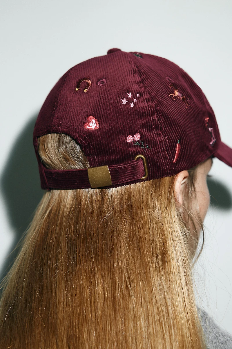 EMBROIDERED CORDUROY CAP