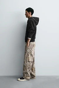 PANTALON COUVREUR IMPRIMÉ ABSTRAIT