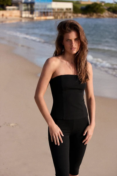 STRETCH STRAPLESS TOP WITH SLITS