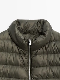 Foldable lightweight down puffer gilet