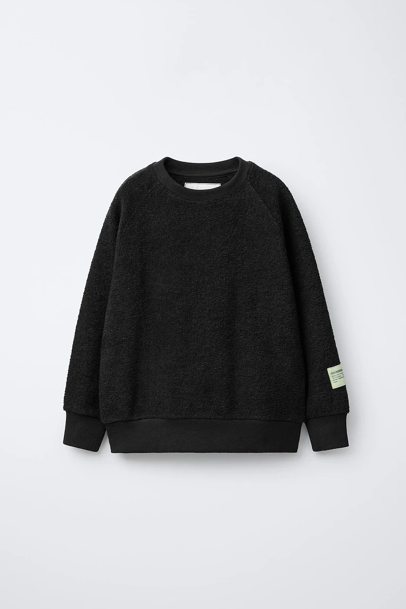 SWEATSHIRT AND WIDE LEG PANTS WITH TEXTURED LABEL SET