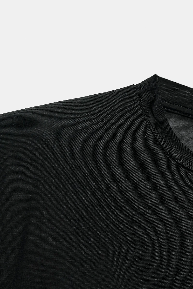 FLOWY SHOULDER PAD T-SHIRT