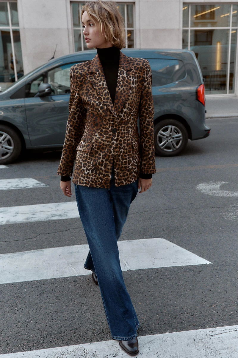 TAILORED ANIMAL PRINT BLAZER