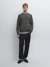 Two-tone knit sweater with raglan sleeves