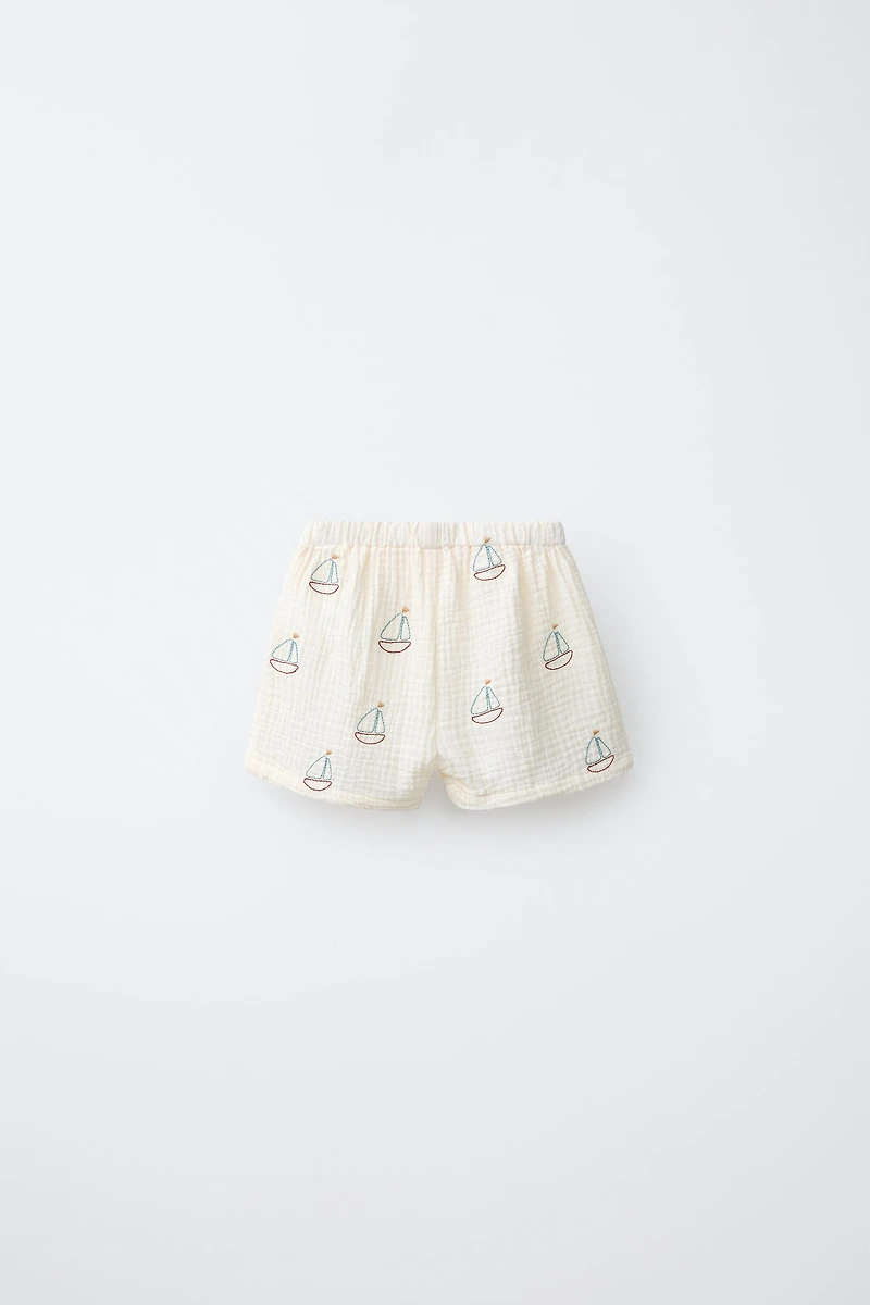 TEXTURED BOAT SHORTS